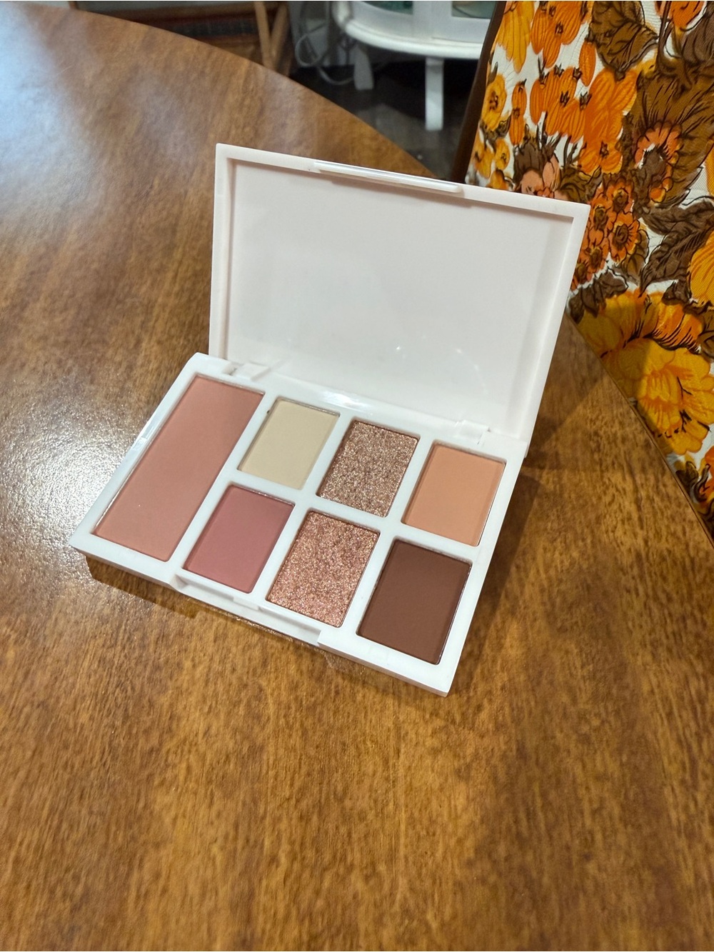 New-half caked- compact dual eye and cheek palette